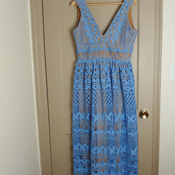 Boohoo Dresses & Skirts - Boohoo Blue Lace V Neck Dress